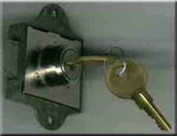 Slam-Lock w/2 Keys (accepts larger packages)